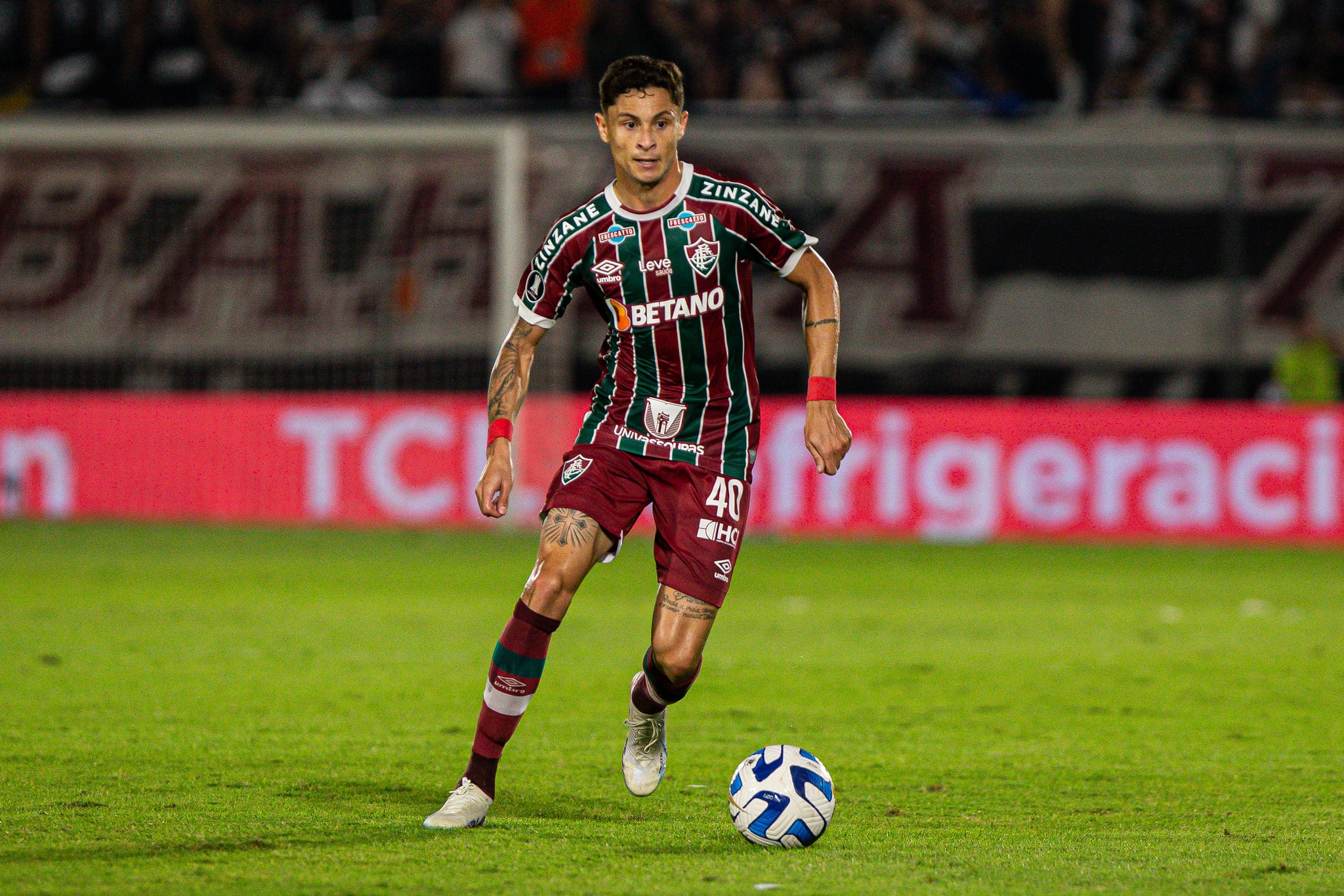 Diogo Barbosa teve boas atua&ccedil;&otilde;es substituindo Marcelo, suspenso na Libertadores (Foto: Marcelo Gon&ccedil;alves/Fluminense FC)