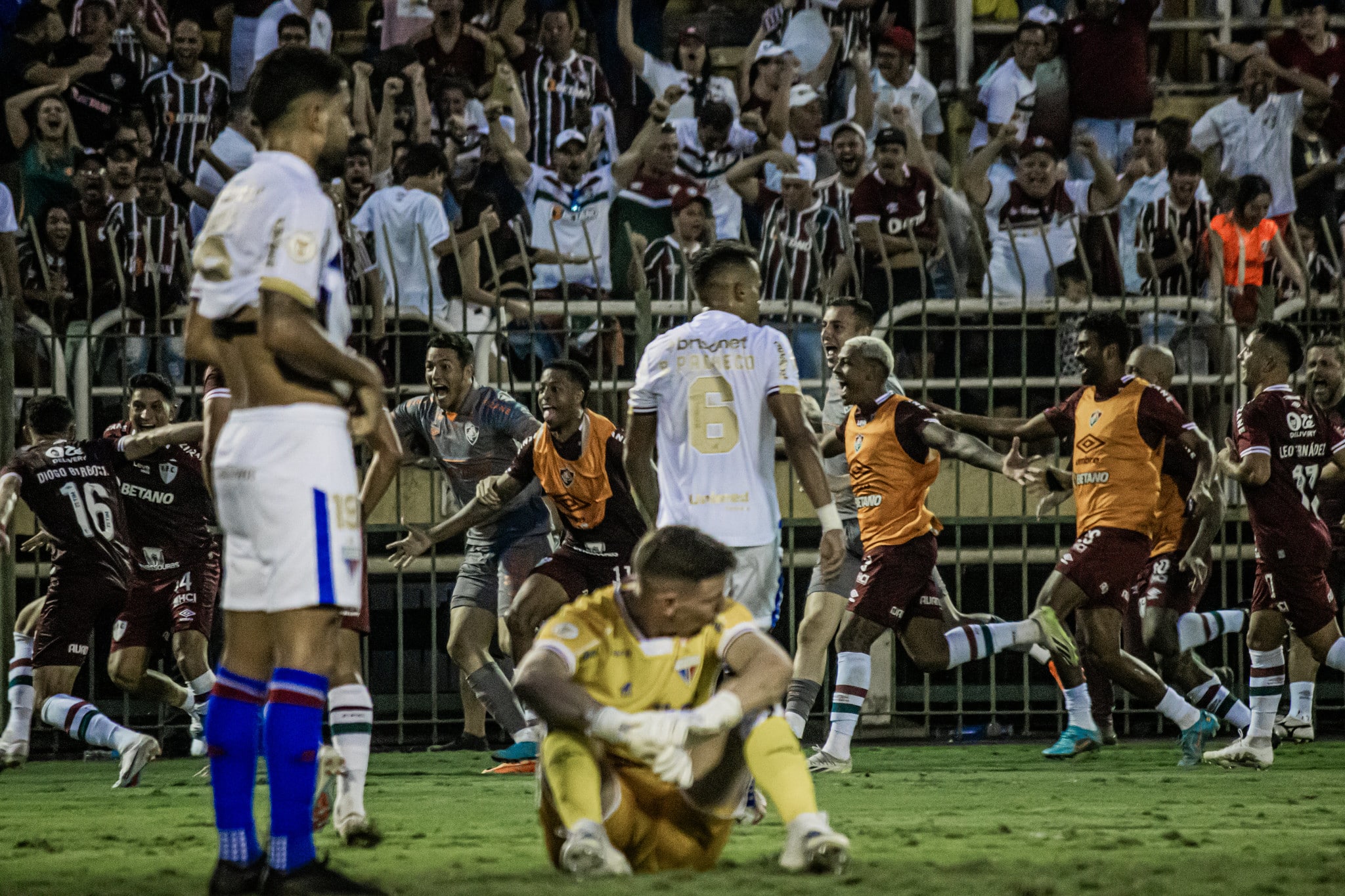 Fluminense venceu o Fortaleza com gol no fim em jogo marcado por p&eacute;ssimo gramado (Foto: Marcelo Gon&ccedil;alves/Fluminense FC)