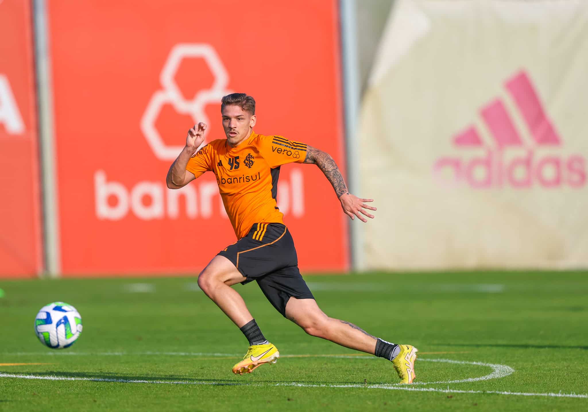 O ataque do Internacional est&aacute; desfalcad&iacute;ssimo e Lucca ter&aacute; miss&atilde;o importante em chance rara