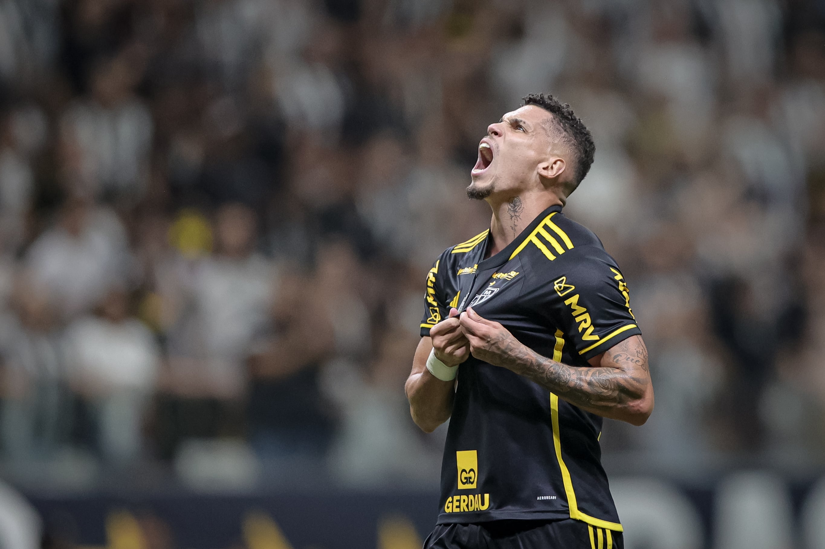 Com a for&ccedil;a de Guar&aacute;, Paulinho garantiu a vit&oacute;ria do Atl&eacute;tico-MG contra o Botafogo