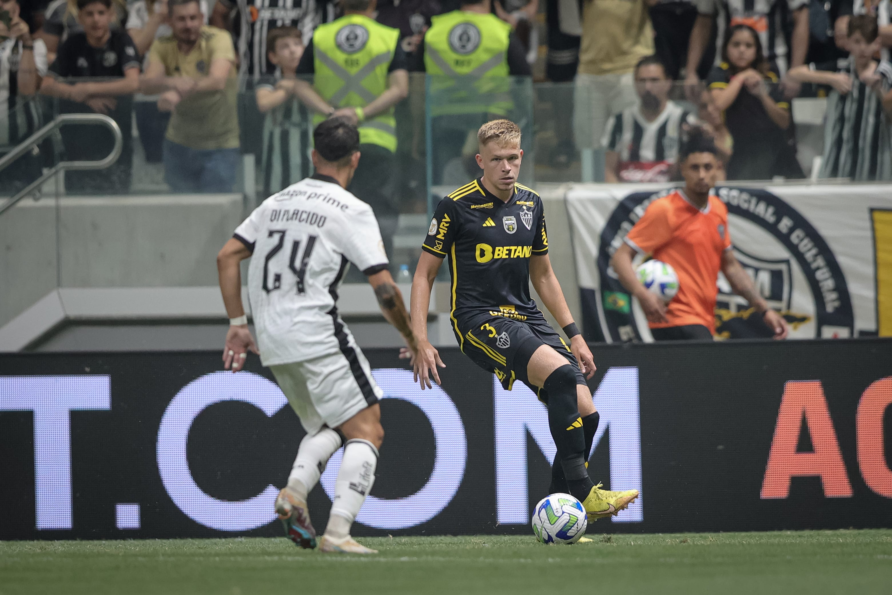 Dica de Felip&atilde;o para zagueiro do Atl&eacute;tico-MG remete a &eacute;poca do treinador como jogador