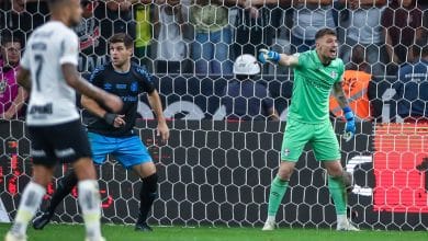 Empate maluco com o Corinthians escancara problemas defensivos do Gr&ecirc;mio