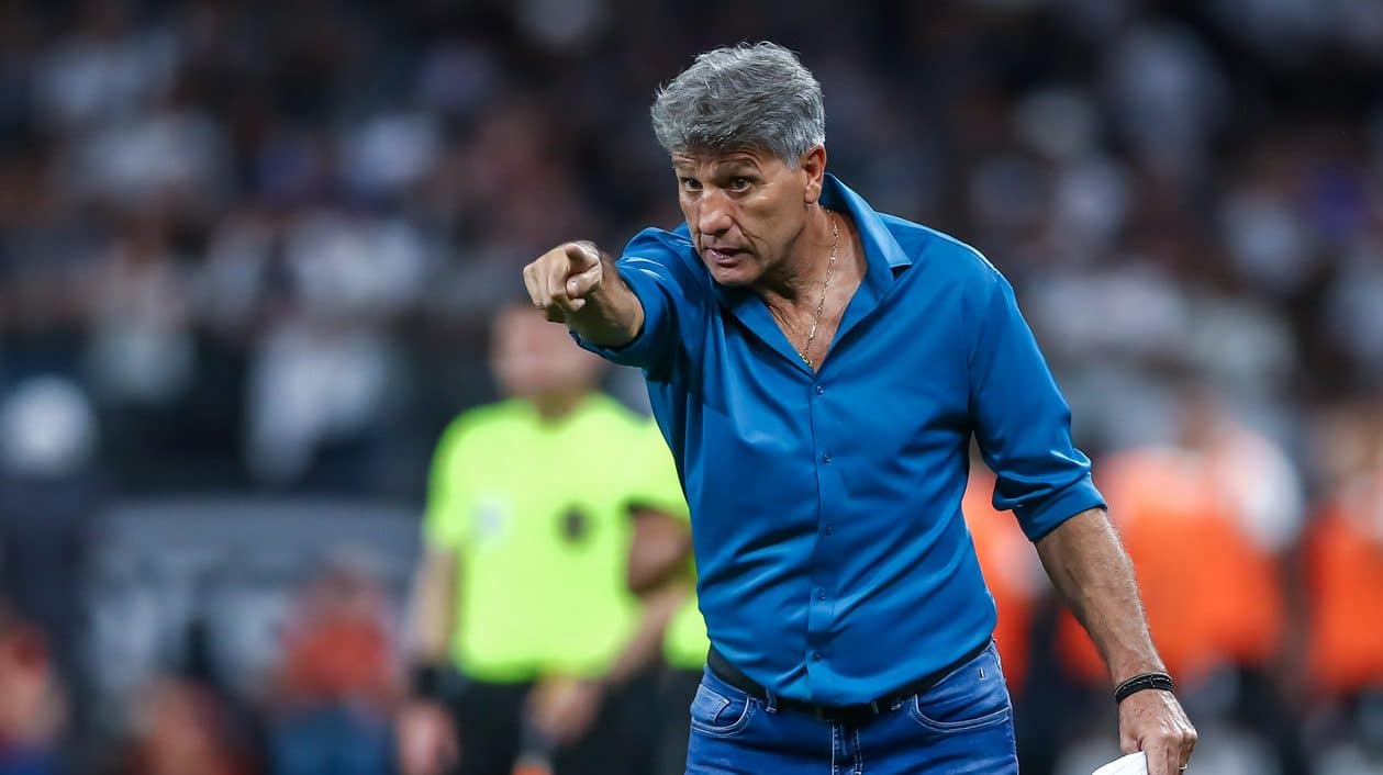 Gr&ecirc;mio: Renato vai bem ao criticar arbitragem, mas mal ao falar sobre seu time