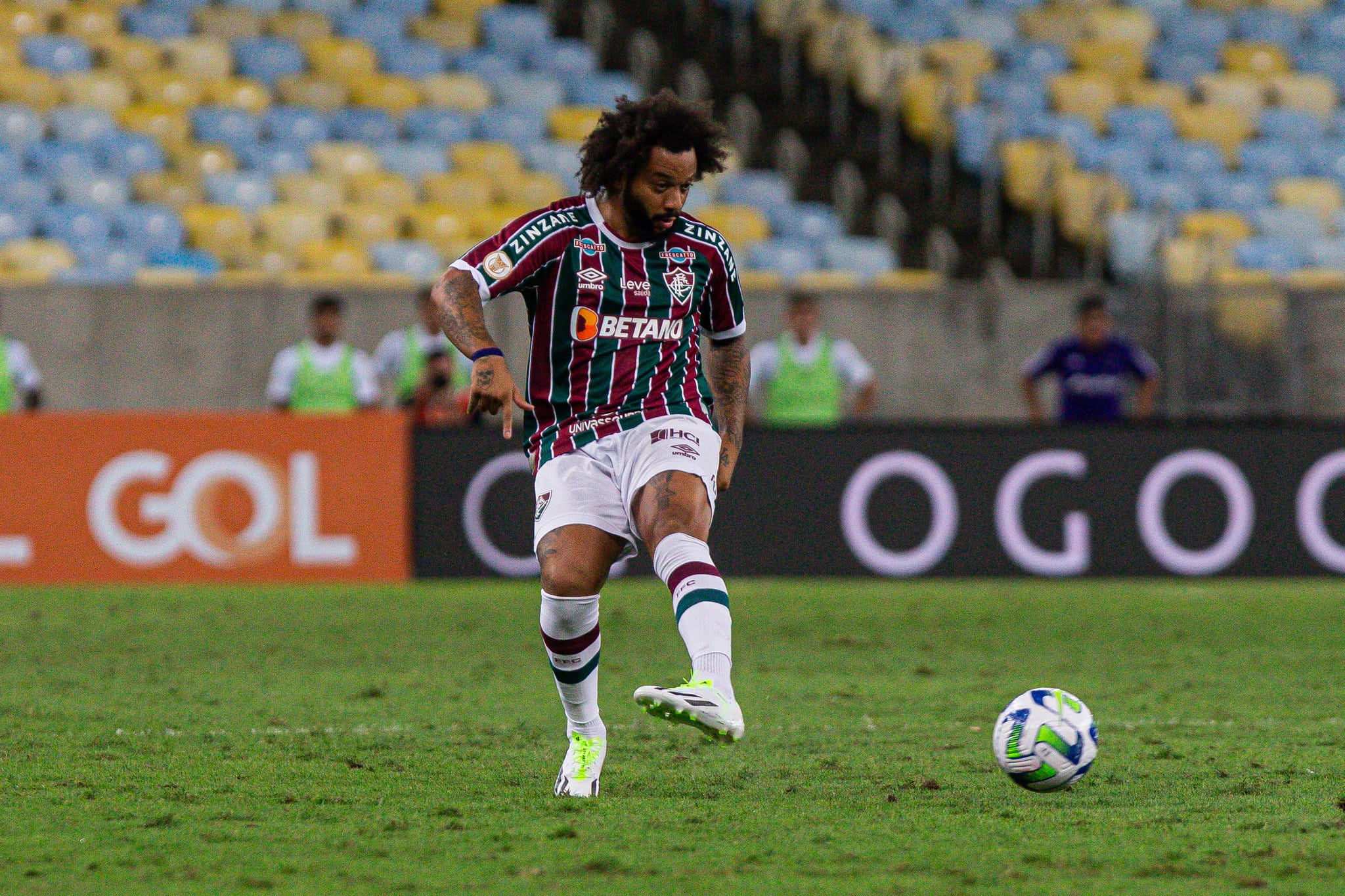Marcelo desfilou como meia na vit&oacute;ria do Fluminense sobre o Cruzeiro no Maracan&atilde; (Foto: Marcelo Gon&ccedil;alves/Fluminense FC)