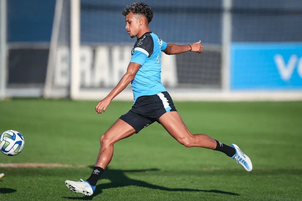 Venda de Bitello ao D&iacute;namo Moscou depende apenas do jogador