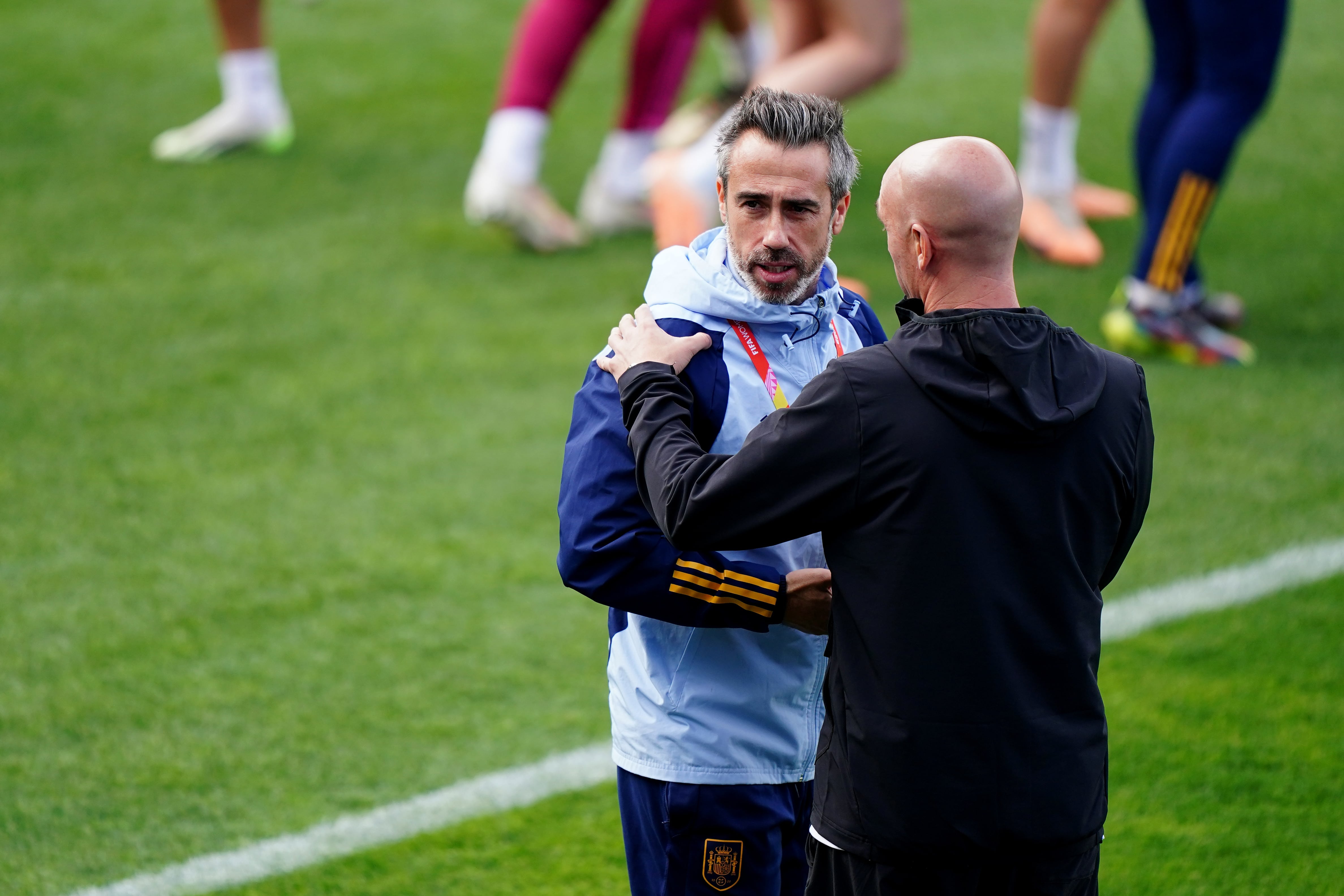 Federa&ccedil;&atilde;o Espanhola demite t&eacute;cnico da sele&ccedil;&atilde;o feminina e pede desculpas por atos de Rubiales