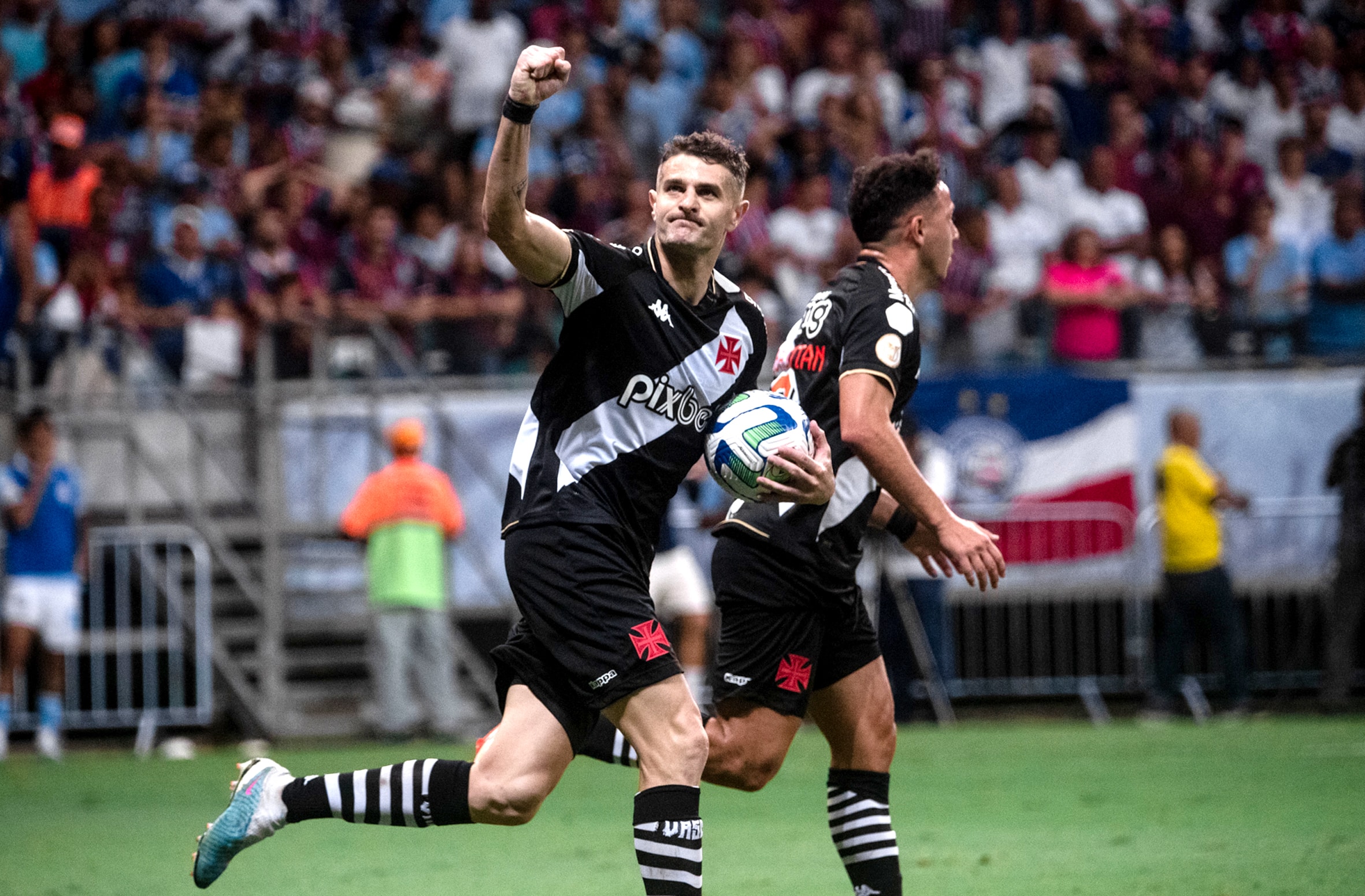Vasco: em cinco jogos, Vegetti vira artilheiro do time e esperan&ccedil;a contra o rebaixamento