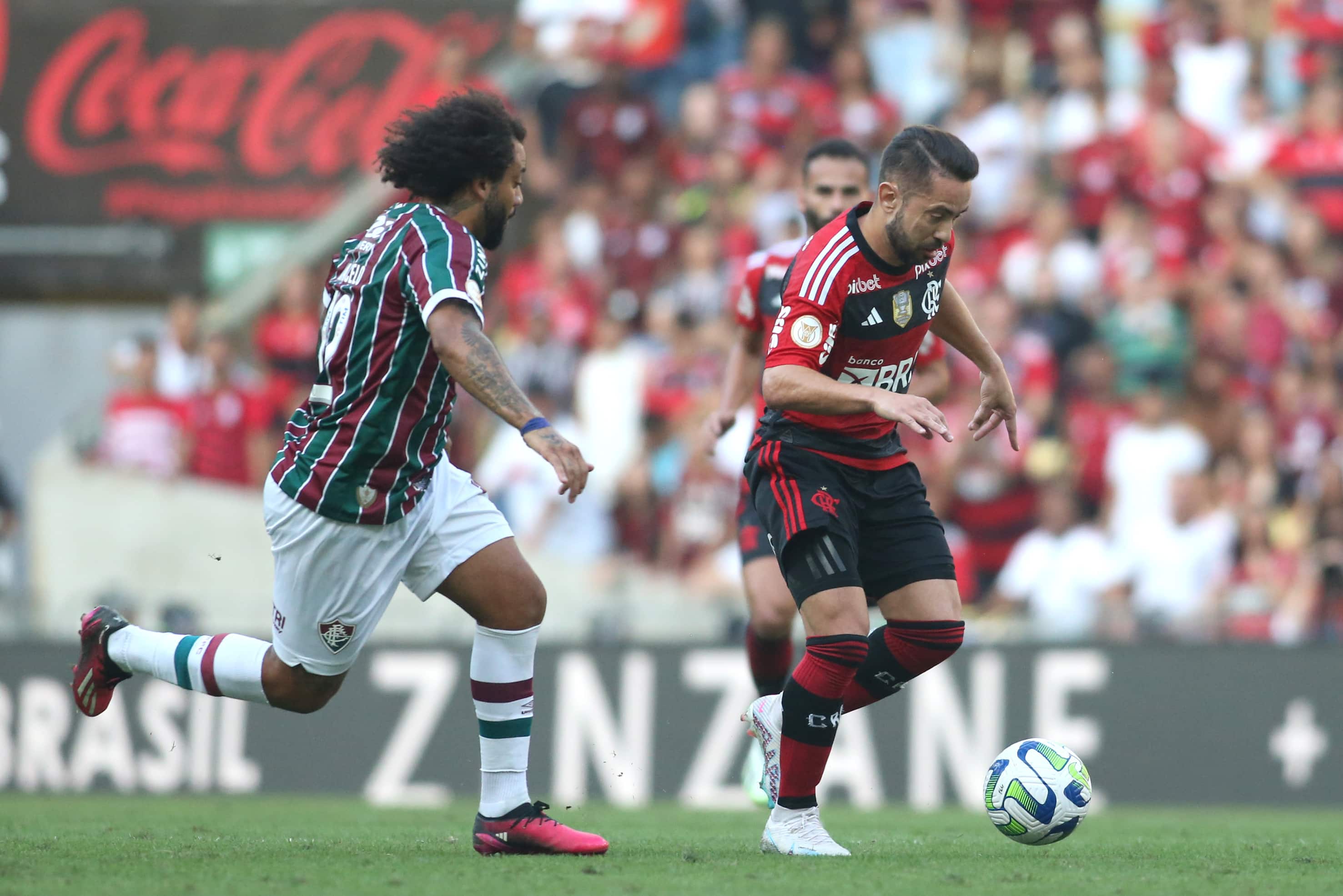 Com indefini&ccedil;&atilde;o no Flamengo, Everton Ribeiro atrai interesse do arquirrival Fluminense - Foto: Icon sport