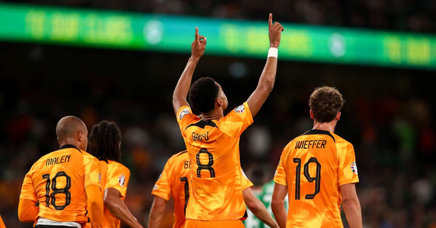 A Irlanda foi valente em Dublin, mas a Holanda buscou a virada numa bela partida