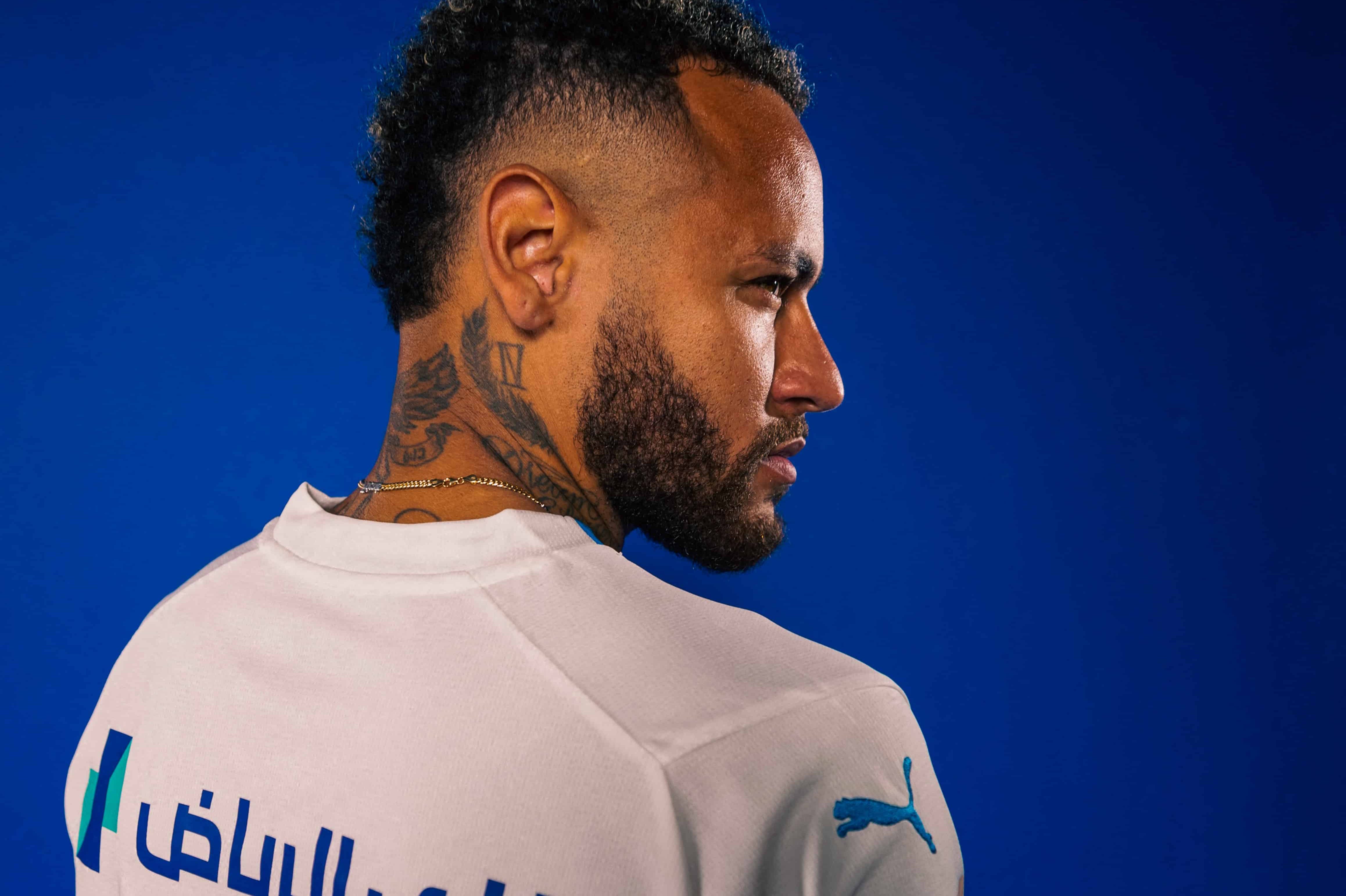 Trai&ccedil;&otilde;es, festas e pol&ecirc;micas: como o comportamento de Neymar reflete dentro de campo