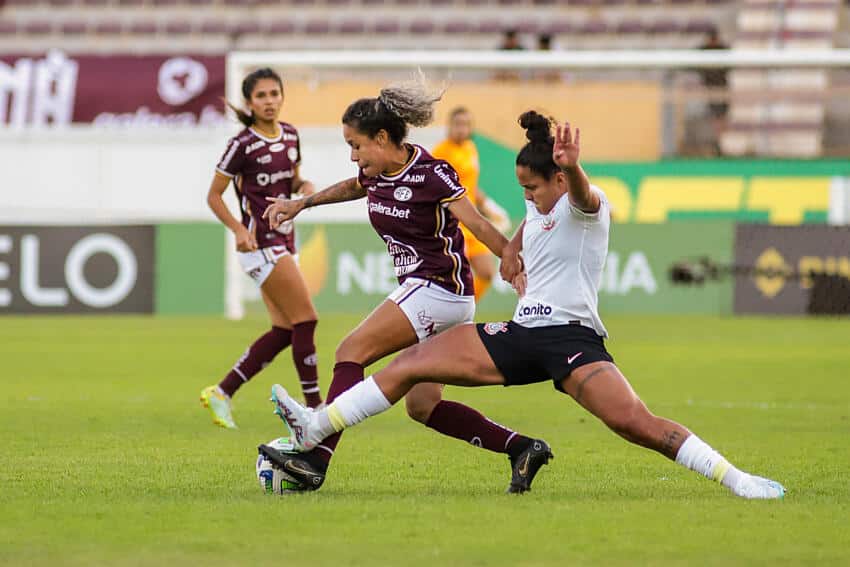 Corinthians e Ferrovi&aacute;ria jogam pelo Brasileir&atilde;o e supremacia no futebol feminino