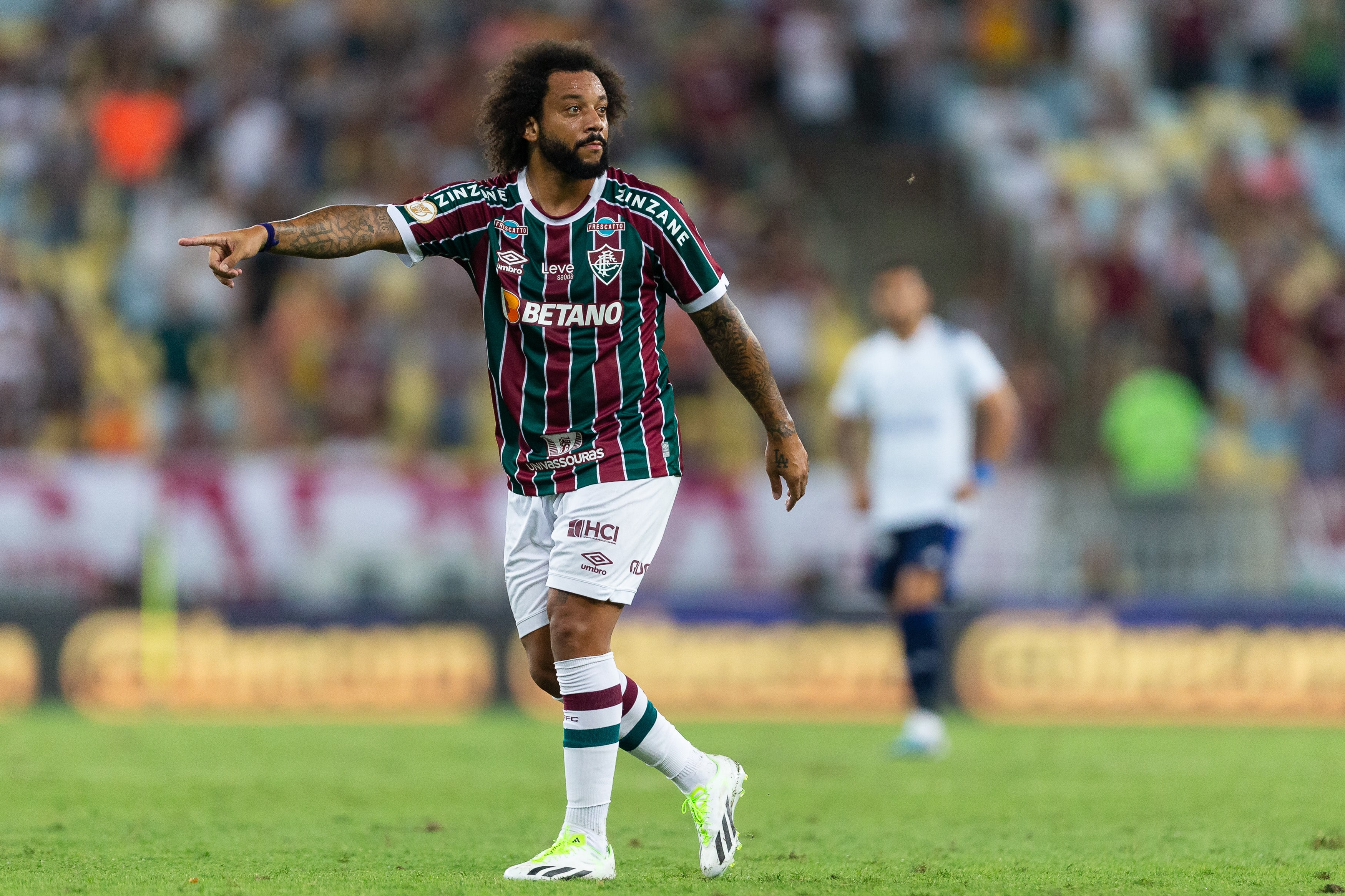 Marcelo vira maestro no meio, e Fluminense ganha op&ccedil;&atilde;o para a Libertadores