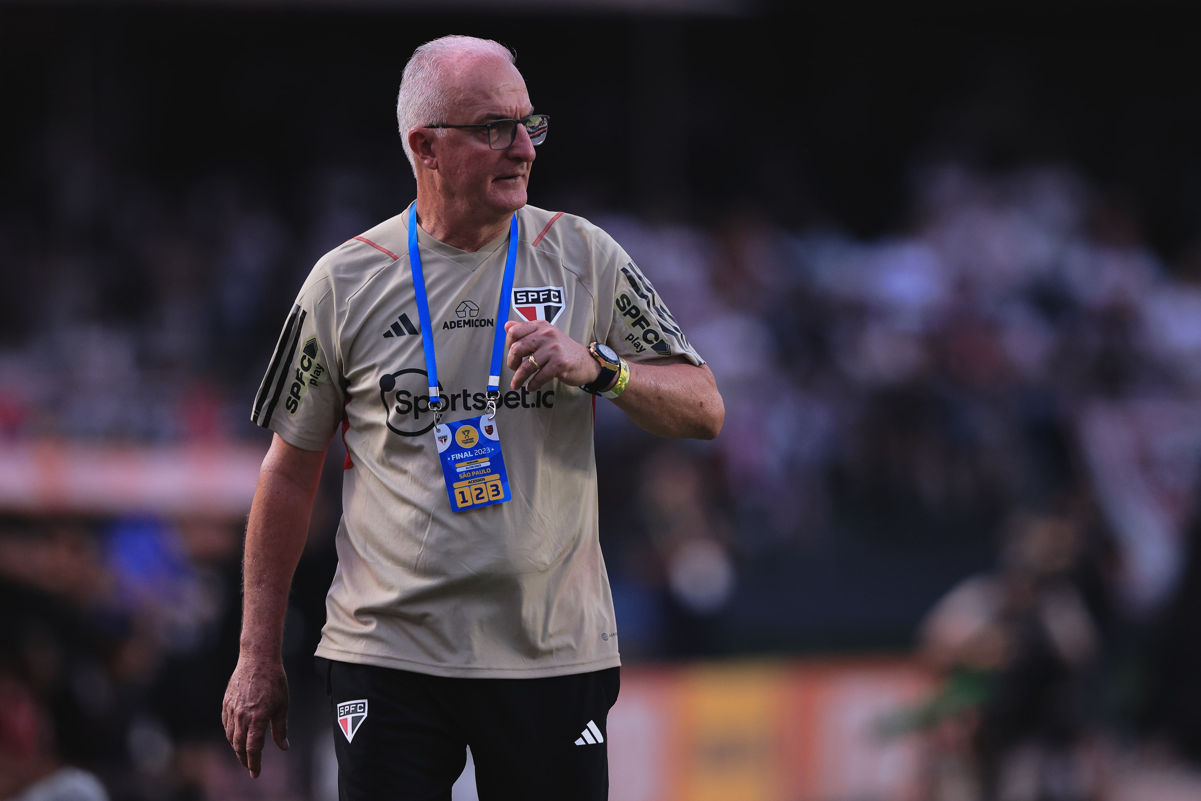 S&atilde;o Paulo v&ecirc; elenco inflado com 40 nomes e projeta reformula&ccedil;&atilde;o para 2024; veja quem deve sair