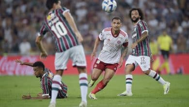 Com um a menos, Fluminense arranca empate com Inter e deixa semi da Libertadores aberta