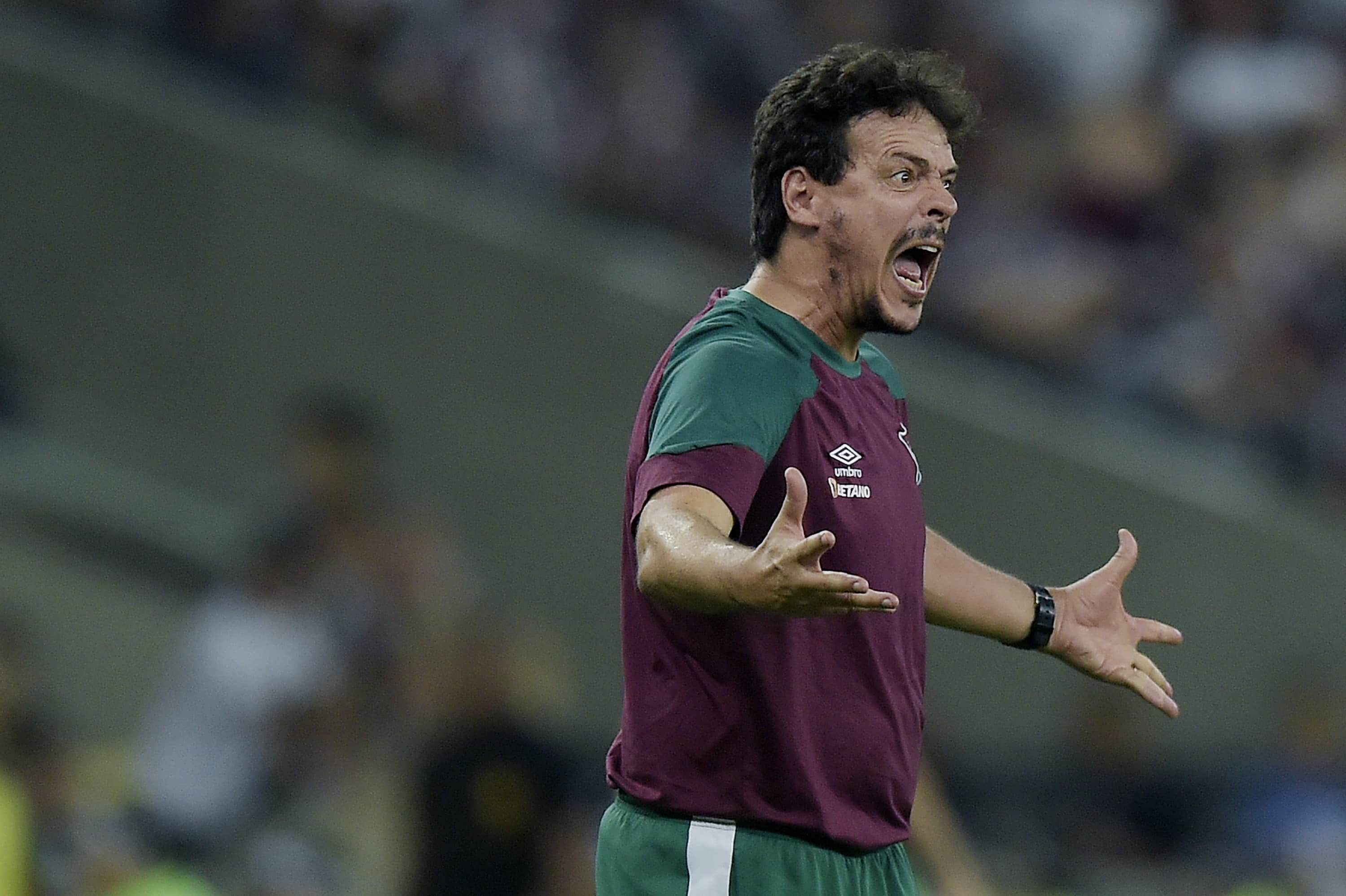 Com menos um no Maracan&atilde;, Fluminense de Fernando Diniz saiu vivo na semifinal da Libertadores - Foto: Icon sport