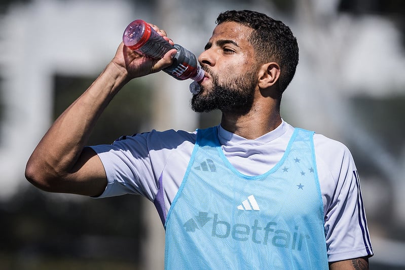 Jo&atilde;o Marcelo, zagueiro do Cruzeiro