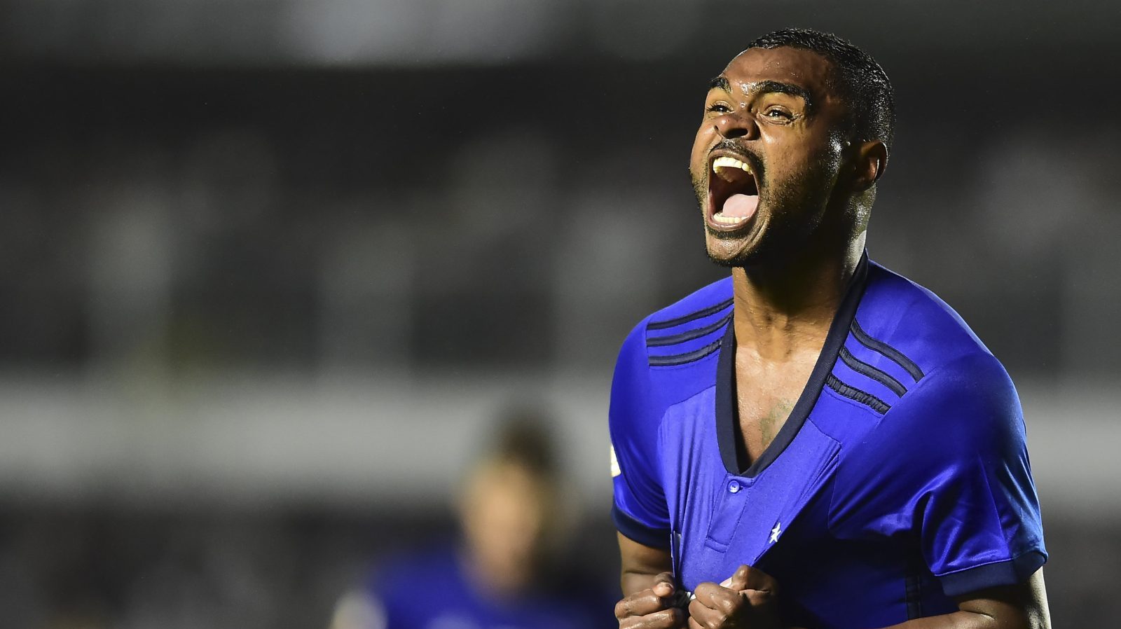 Cruzeiro: Noite m&aacute;gica de Nik&atilde;o o coloca de vez em briga por titularidade