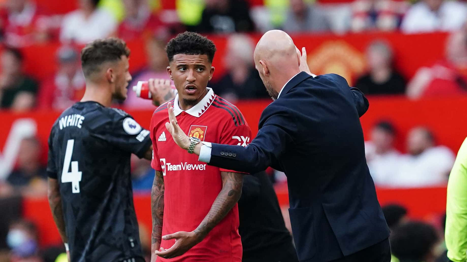 Colegas de Manchester United pedem para Sancho pedir desculpas a Ten Hag