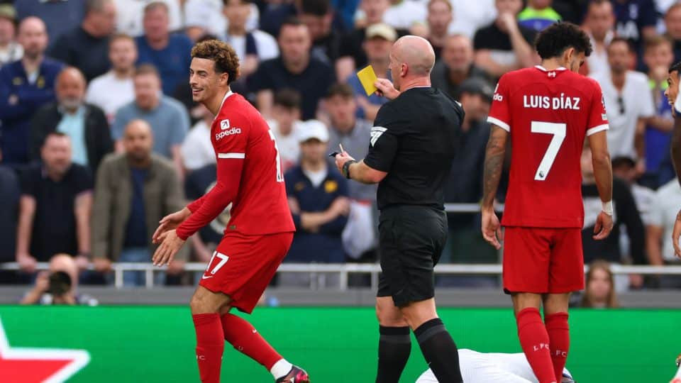 Associação de arbitragem admite gol mal anulado do Liverpool: ‘Erro humano significativo’