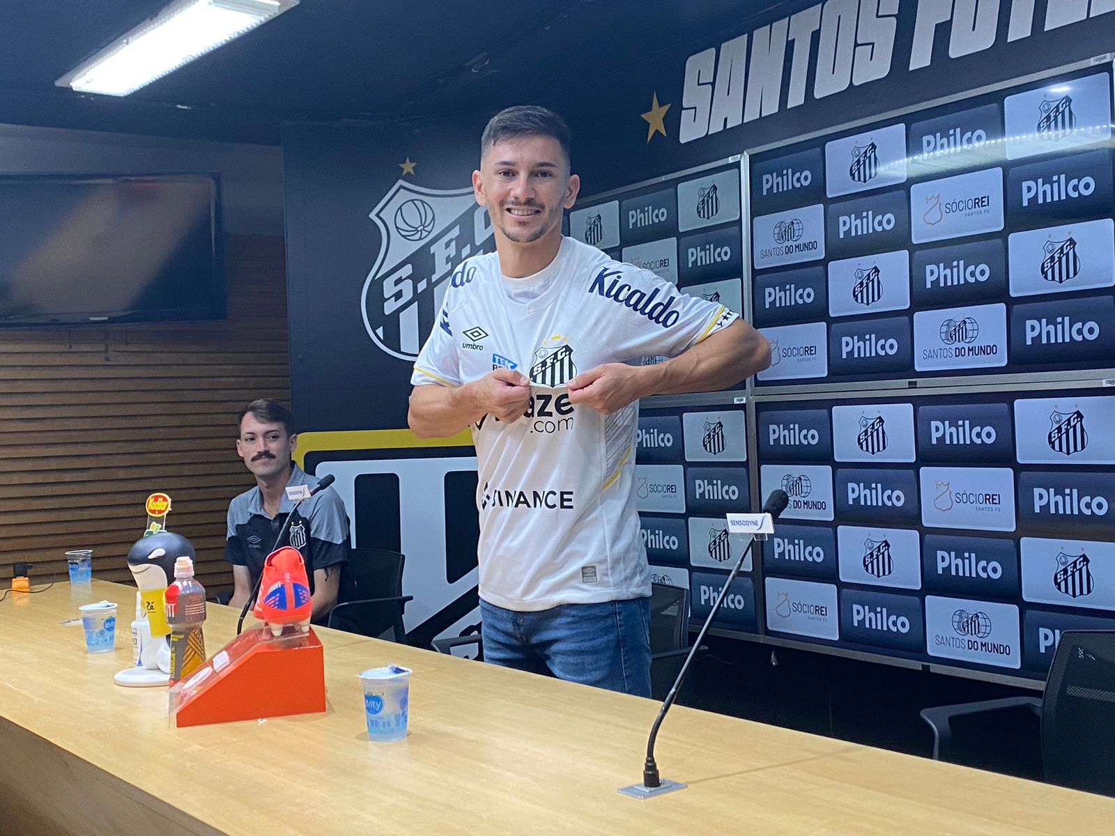Apresentado no Santos, Silvera quer usar aprendizado no M&eacute;xico para voltar a marcar
