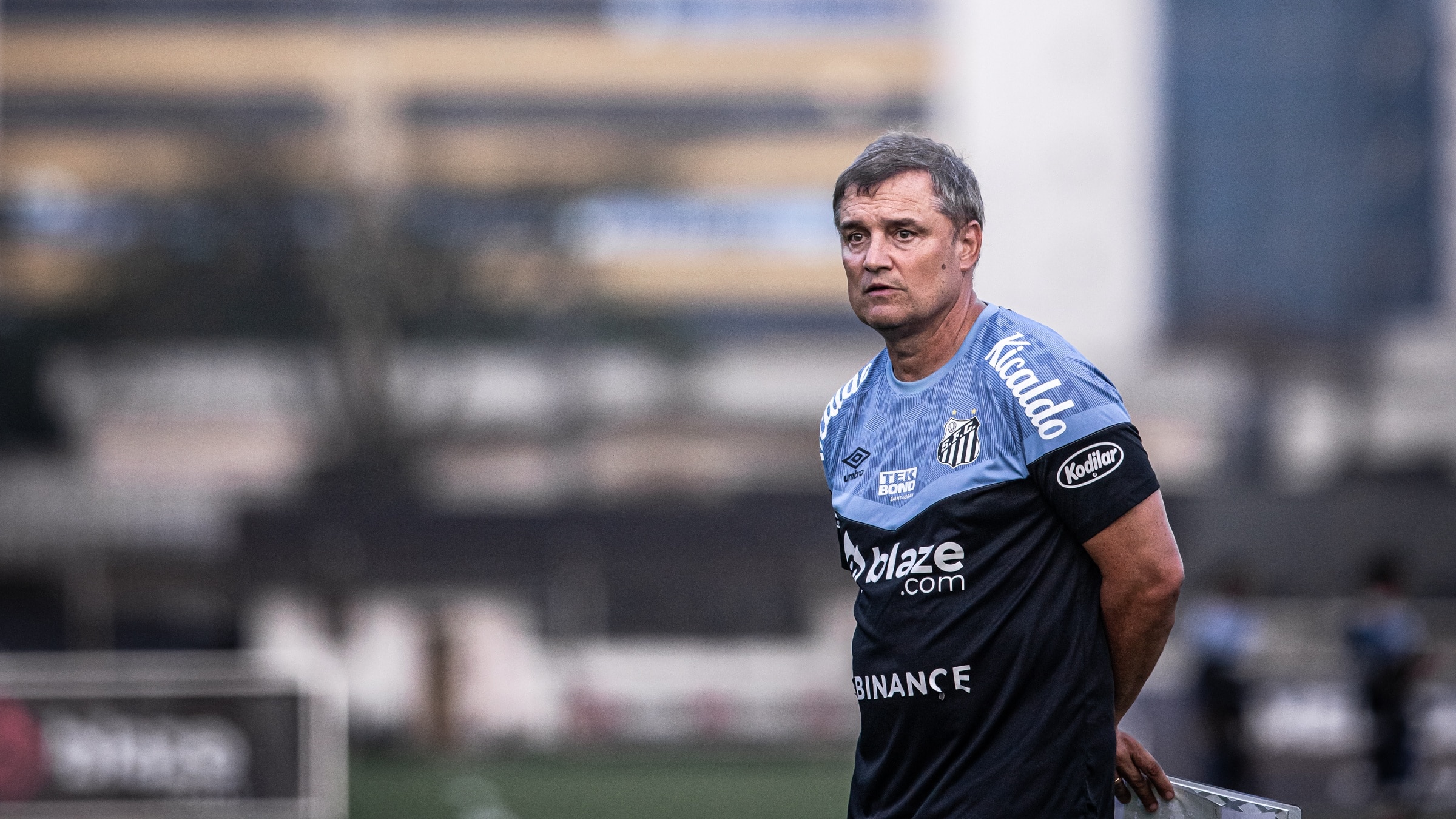 Santos: elenco cabisbaixo e falta de resultados podem custar o emprego de Aguirre