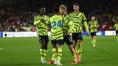 Arsenal sofre, mas vence Brentford pelo placar m&iacute;nimo e avan&ccedil;a na Copa da Liga Inglesa
