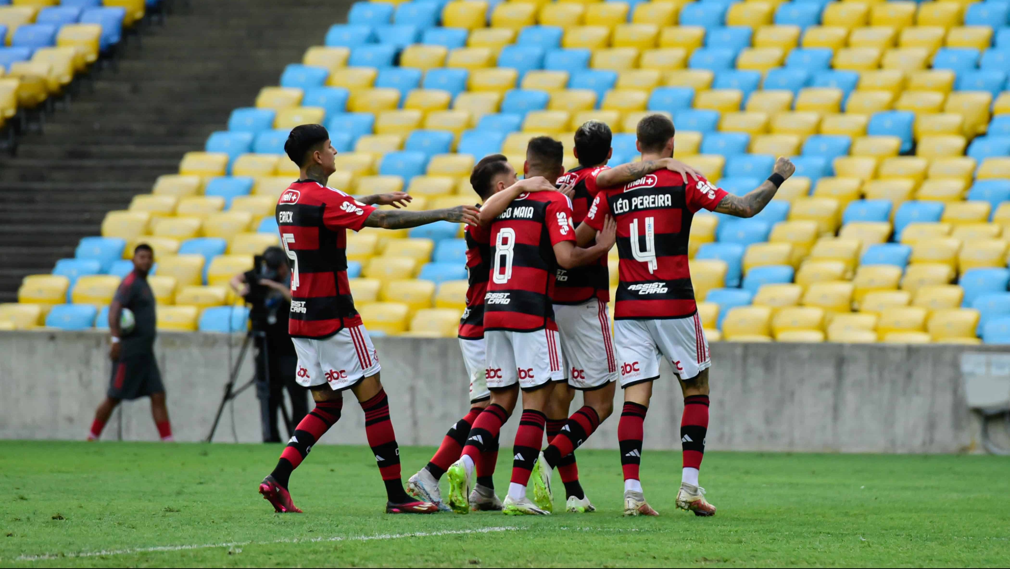 Flamengo d&aacute; primeiro passo para se reerguer, mesmo que ainda sem confian&ccedil;a