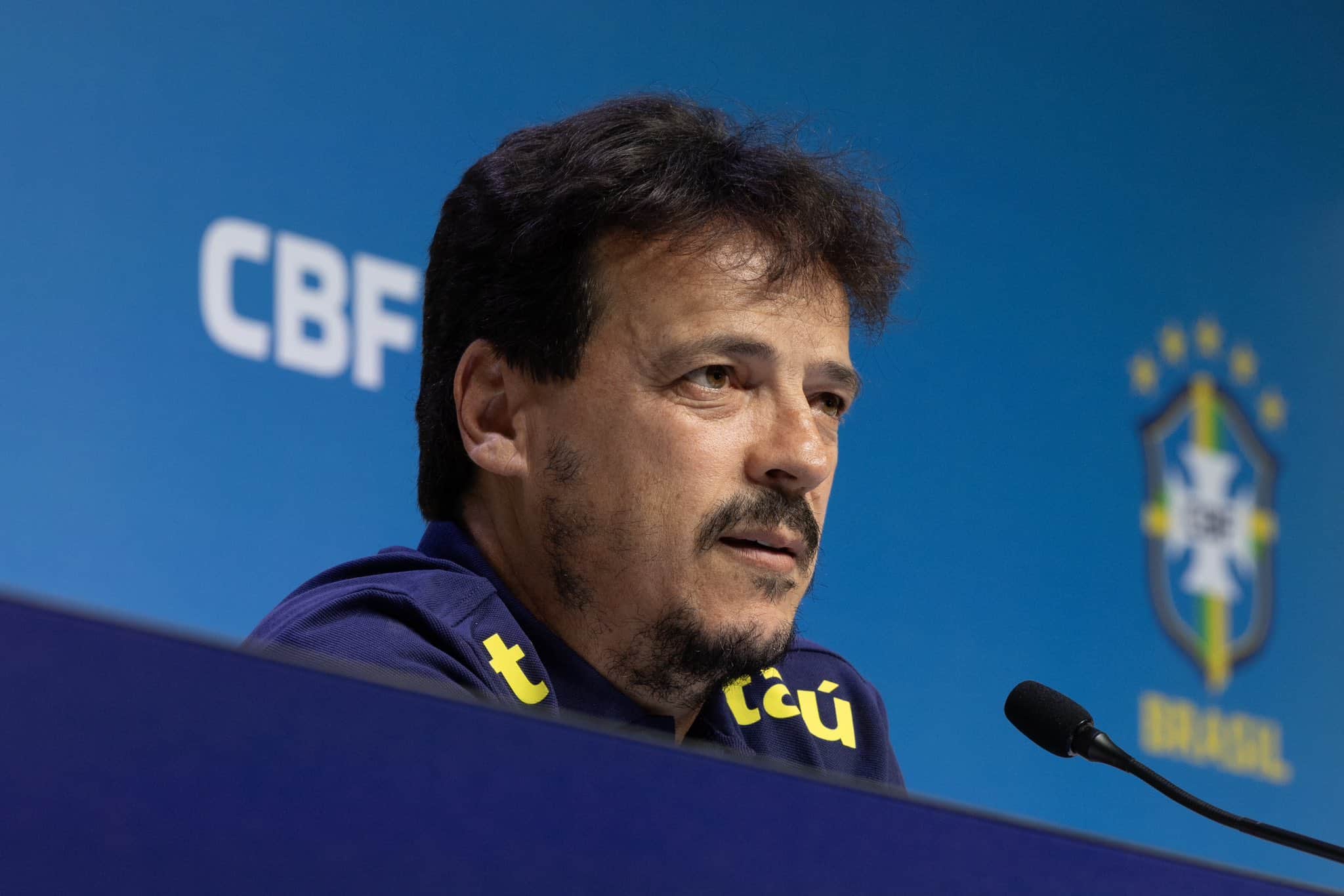 Diniz avalia come&ccedil;o &agrave; frente da Sele&ccedil;&atilde;o e justifica presen&ccedil;a de Gerson em nova lista: &ldquo;Tem feito por merecer&rdquo;