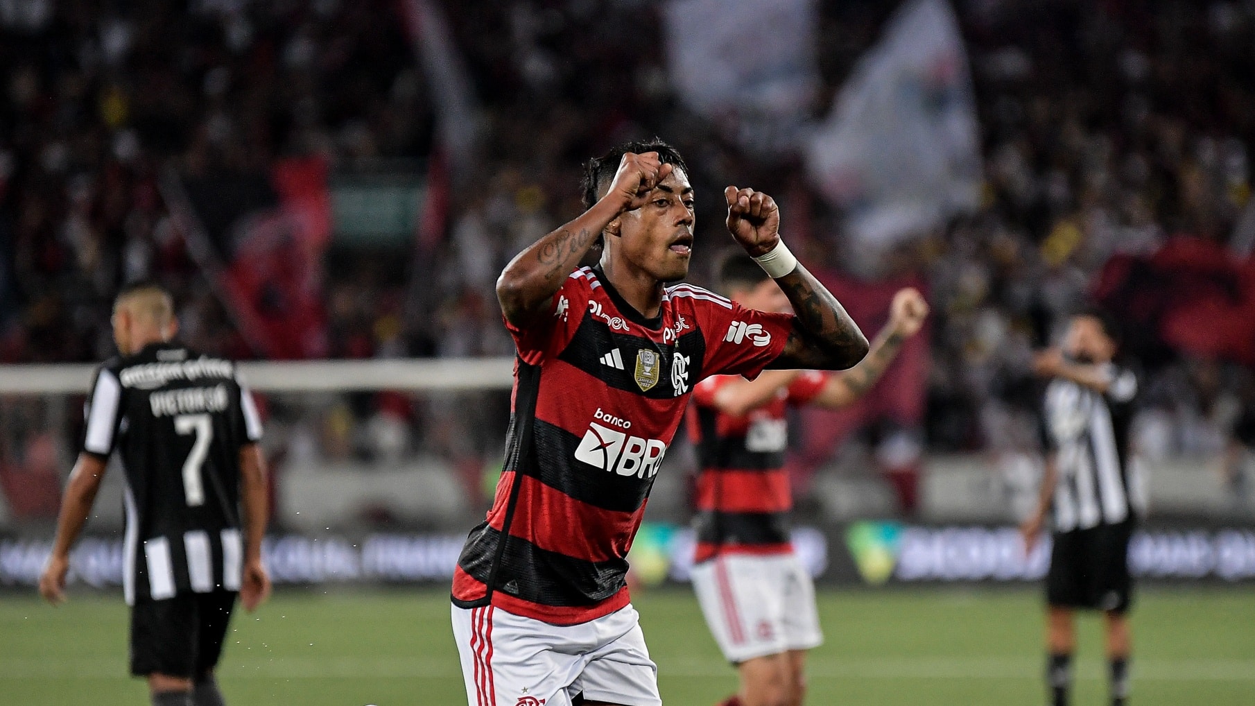 Bruno Henrique segue mostrando que &eacute; um dos jogadores mais decisivos da hist&oacute;ria do Flamengo