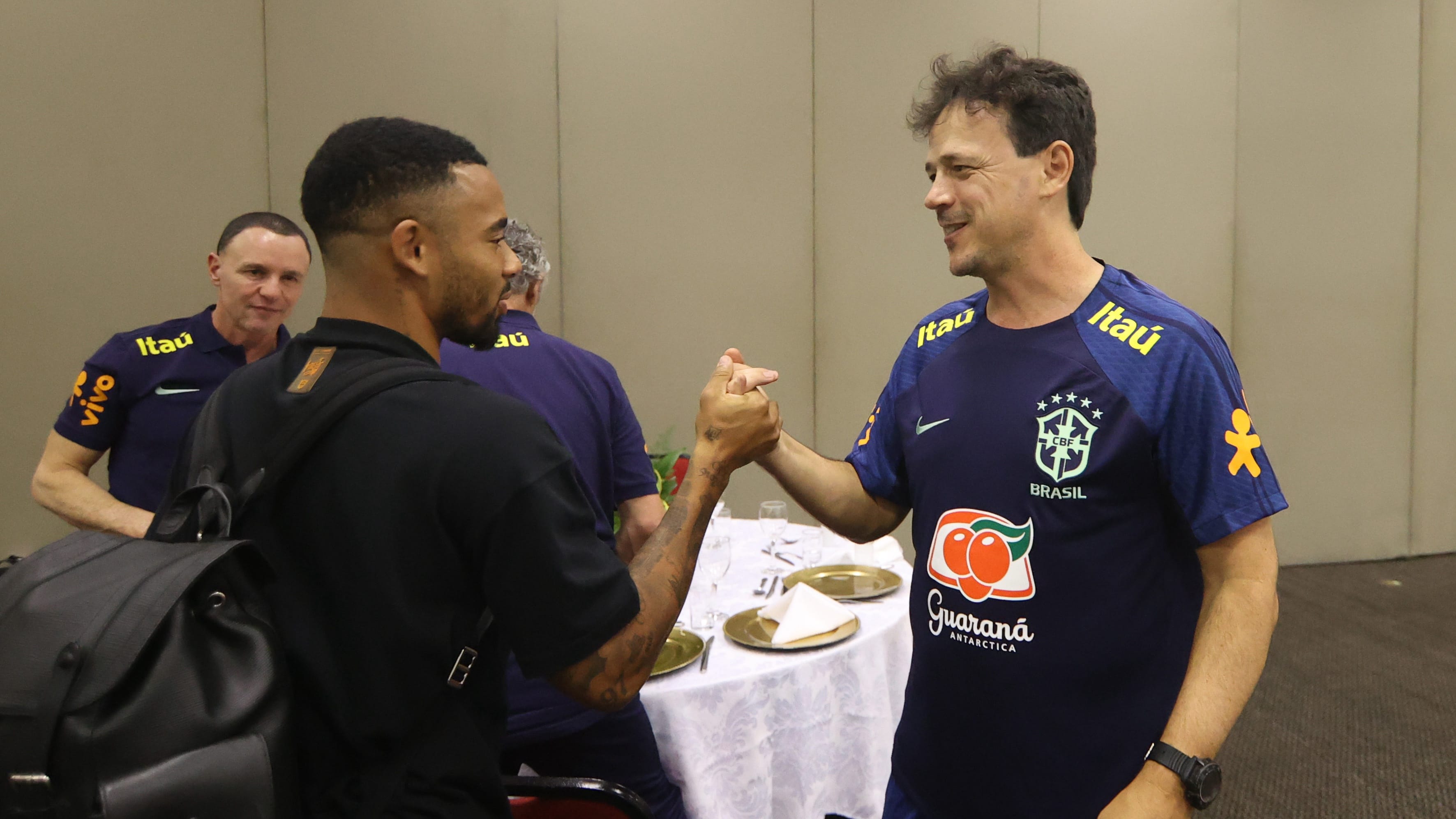 &Uacute;ltimo a chegar, Gabriel Jesus deve &lsquo;furar fila&rsquo; para ser o nove de Diniz&nbsp;na&nbsp;Sele&ccedil;&atilde;o