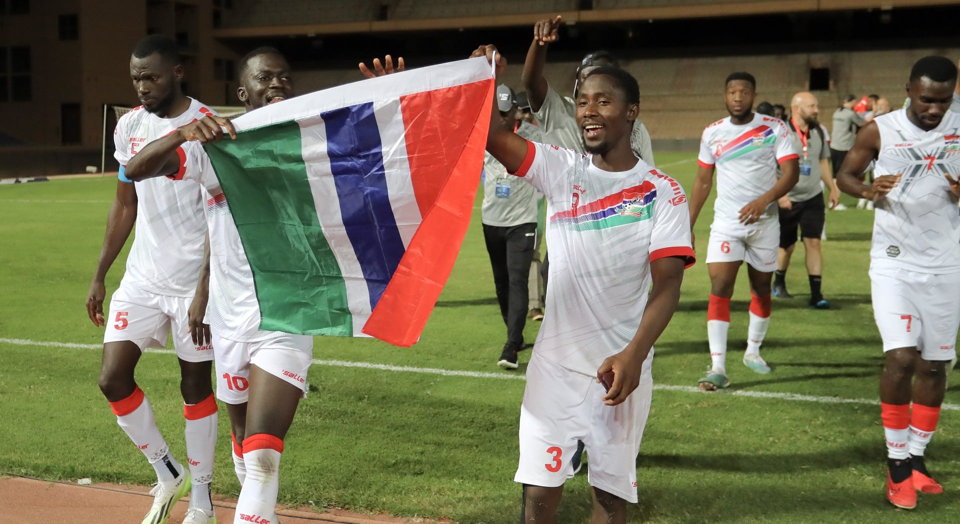 G&acirc;mbia buscou um agonizante empate no fim e disputar&aacute; a segunda CAN seguida