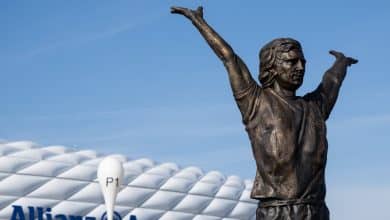 A grandeza de Gerd M&uuml;ller foi honrada com a inaugura&ccedil;&atilde;o da est&aacute;tua na Allianz Arena