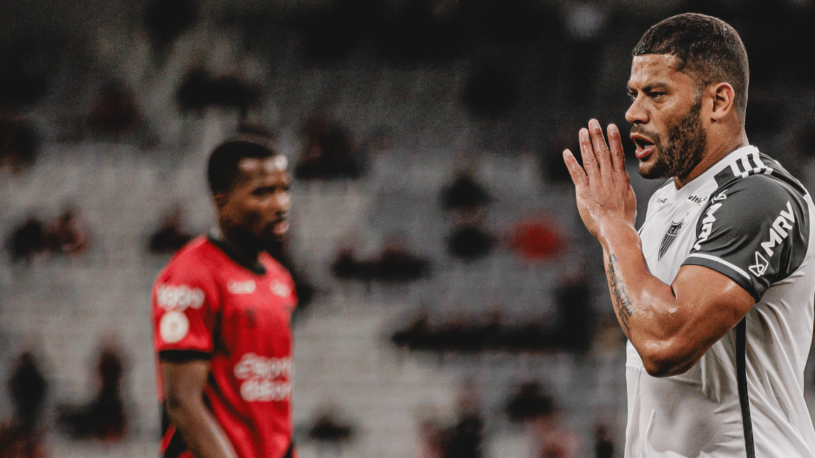 Hulk estava pr&oacute;ximo de provar ser perseguido, mas chutou o balde com cart&atilde;o infantil