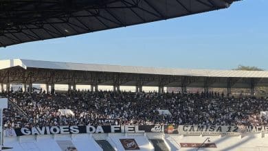 Torcedoras buscam espa&ccedil;o na arquibancada, mas esbarram em trucul&ecirc;ncia das organizadas