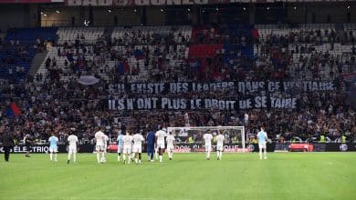 Protesto inusitado da torcida foi a culmina&ccedil;&atilde;o de meses de problemas para o Lyon