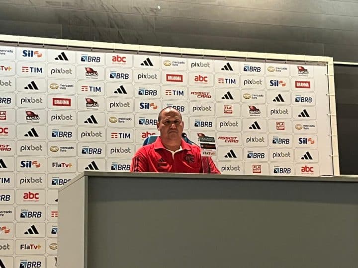‘Quebra galho’ do Flamengo, Mário Jorge confirma que teve ajuda na escalação