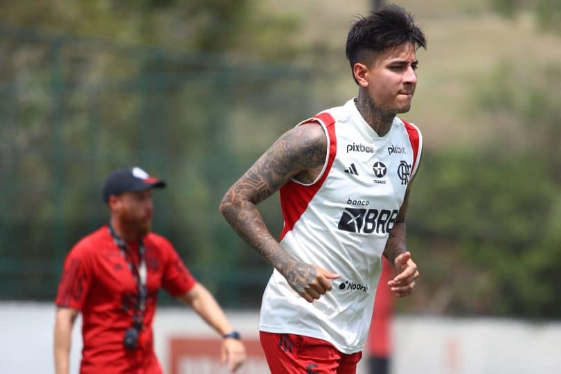 Bastidores: indefinição com saída de Sampaoli gera ansiedade no Flamengo