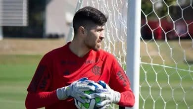 Novo n&uacute;mero 1: Rossi quer repetir hist&oacute;ria de outros goleiros estrangeiros no Flamengo