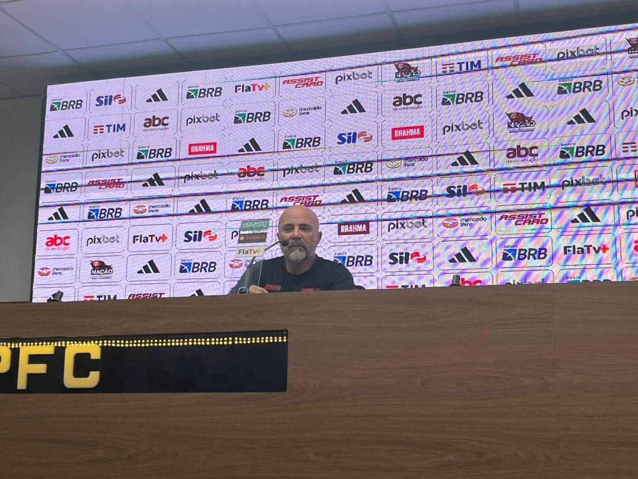 Sampaoli evita falar em demiss&atilde;o do Flamengo ap&oacute;s vice na Copa do Brasil, ainda que ela seja iminente