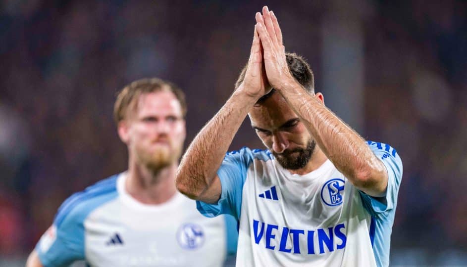 O Schalke vive uma crise tremenda na segundona e aparece na zona de rebaixamento
