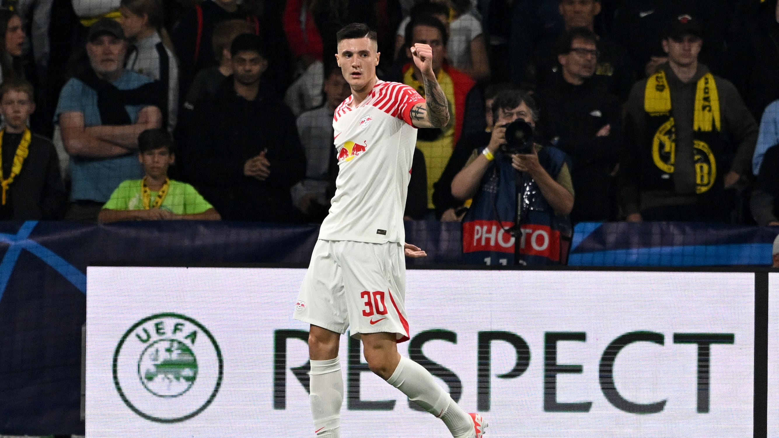 Sesko est&aacute; cansado de compara&ccedil;&otilde;es com Haaland: &ldquo;Quero apenas ser eu mesmo&rdquo;