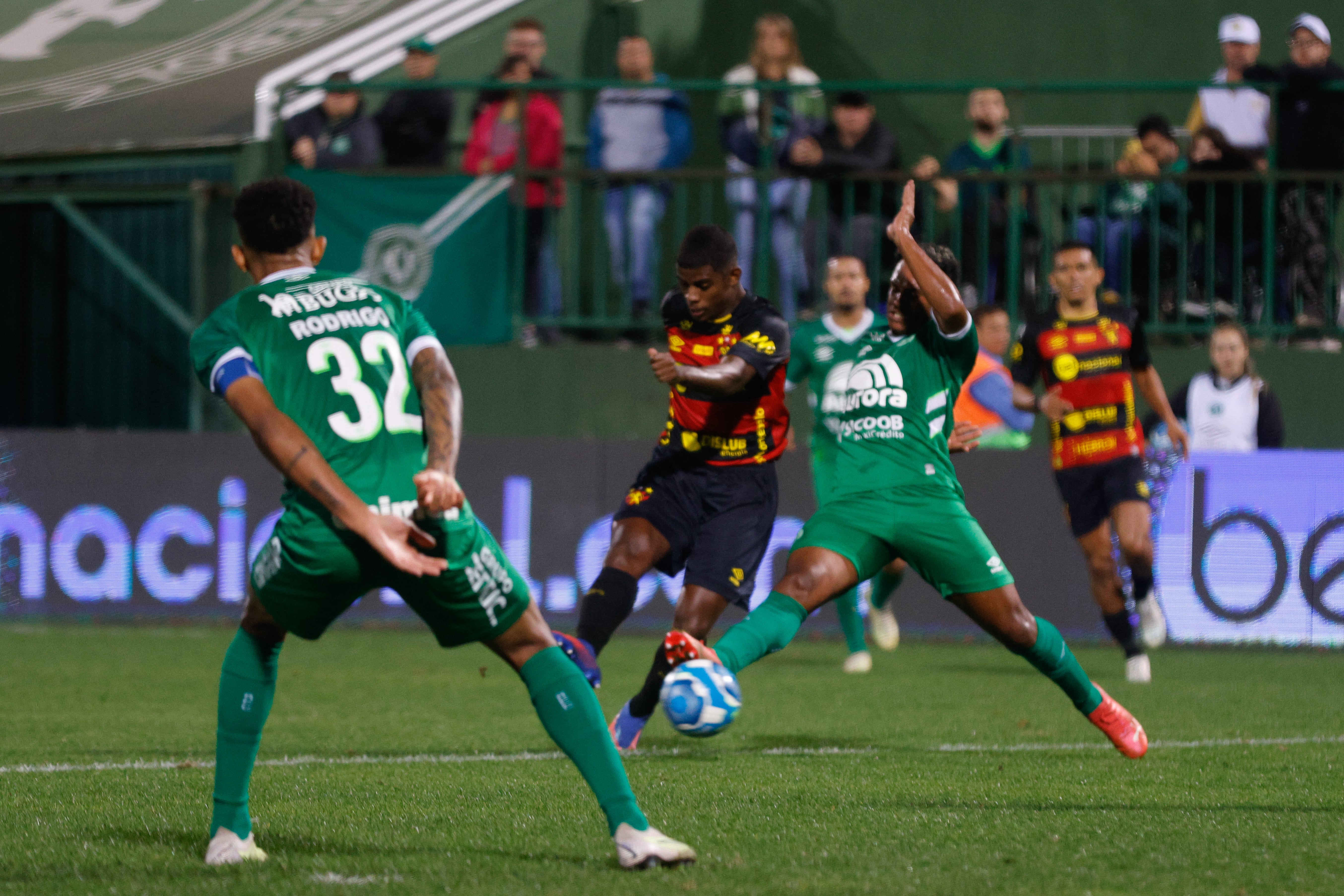 Onde assistir, palpites e escala&ccedil;&otilde;es de Sport x Chapecoense &ndash; S&eacute;rie B &ndash; 22/10/2023