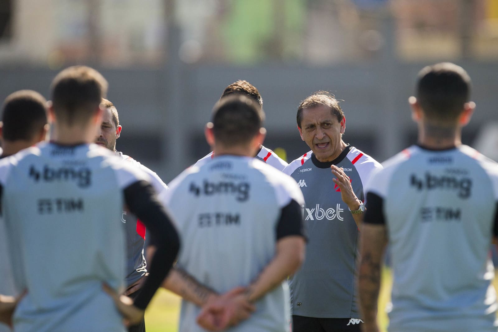 Contra o Fortaleza, Vasco de Ram&oacute;n Diaz precisar&aacute; provar que h&aacute; vida sem Paulinho