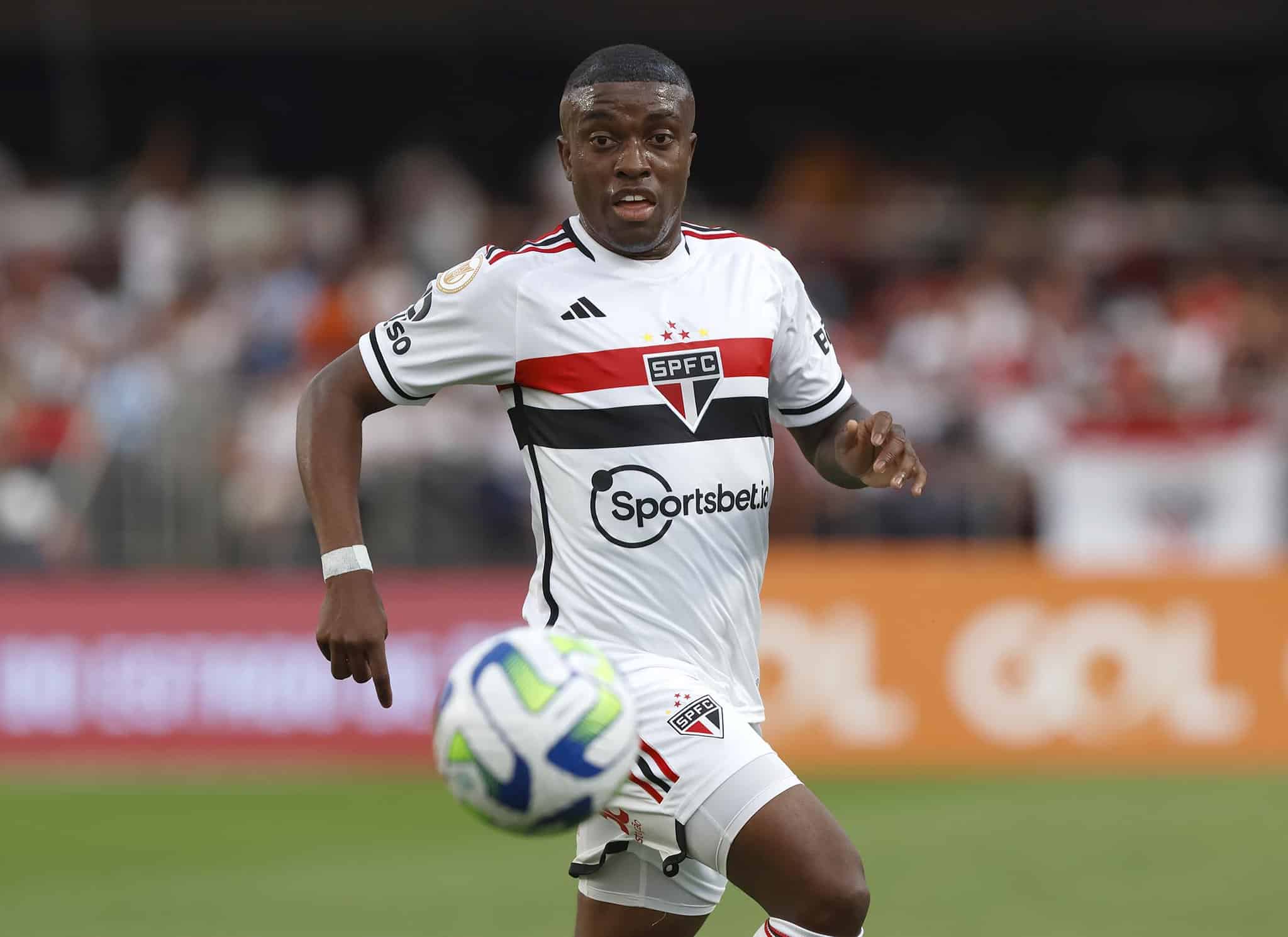 S&atilde;o Paulo chega a 15 sa&iacute;das com empr&eacute;stimo de Jhegson M&eacute;ndez; e tem mais despedidas por vir