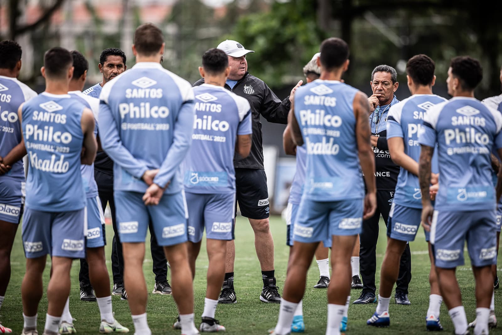 Fragilidade defensiva mant&eacute;m o Santos acorrentado ao fantasma do rebaixamento no Brasileir&atilde;o