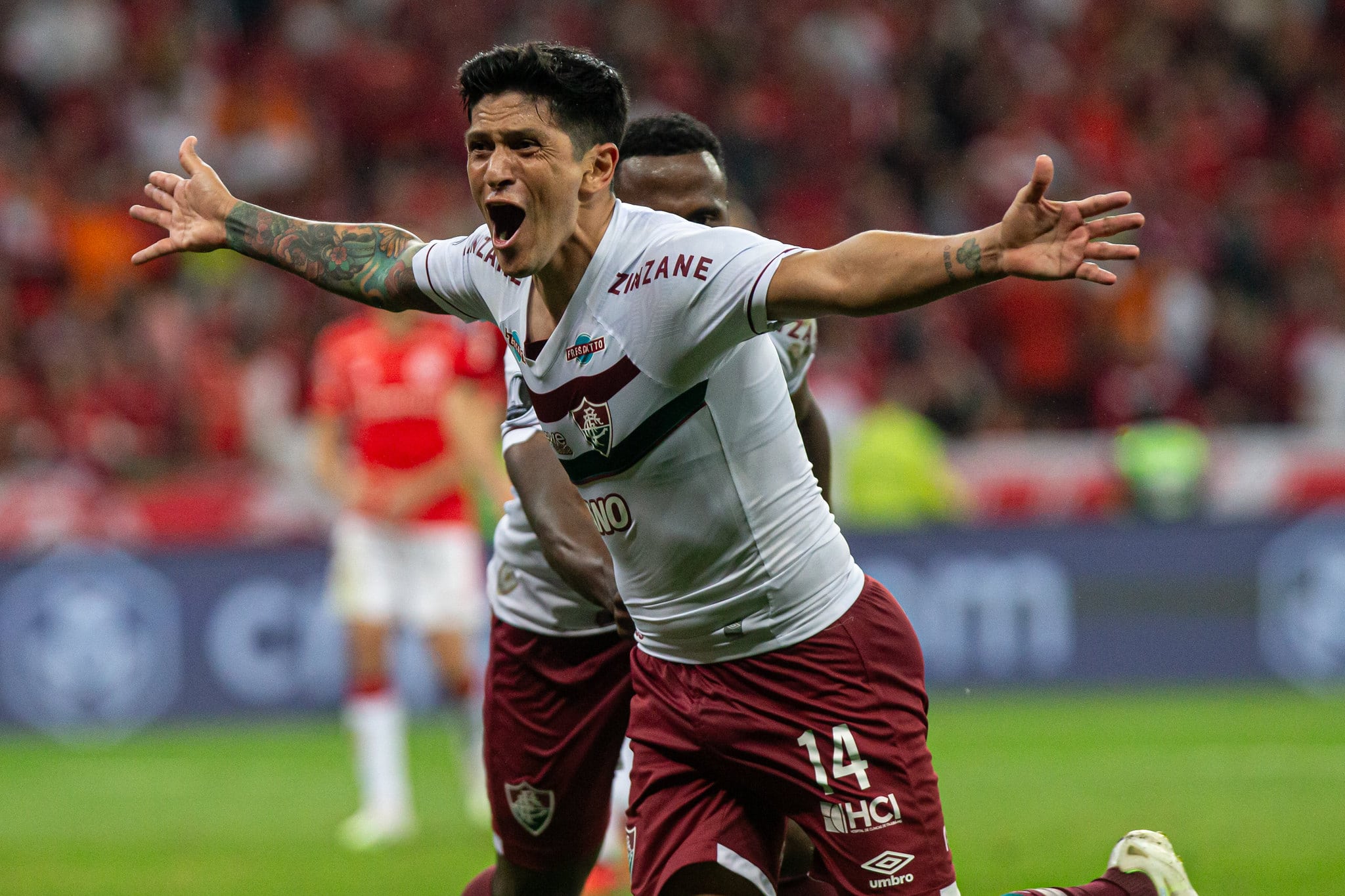 Cano chega a 80 gols, pulveriza recordes e fica perto de se eternizar no Fluminense