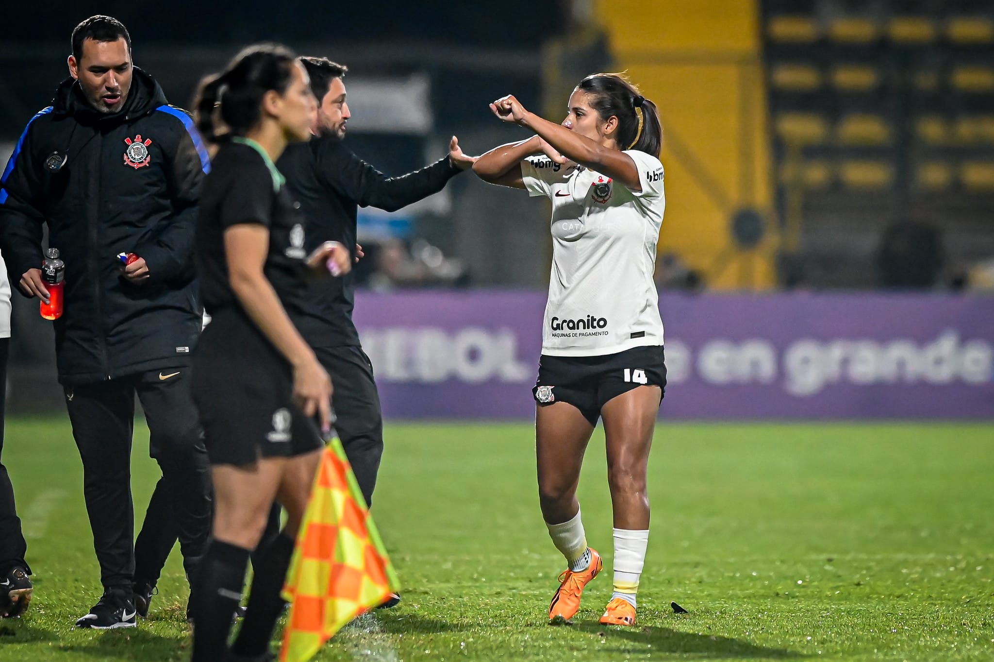 Libertadores Feminina: Corinthians come&ccedil;a mal, mas vence Colo-Colo no segundo tempo da estreia