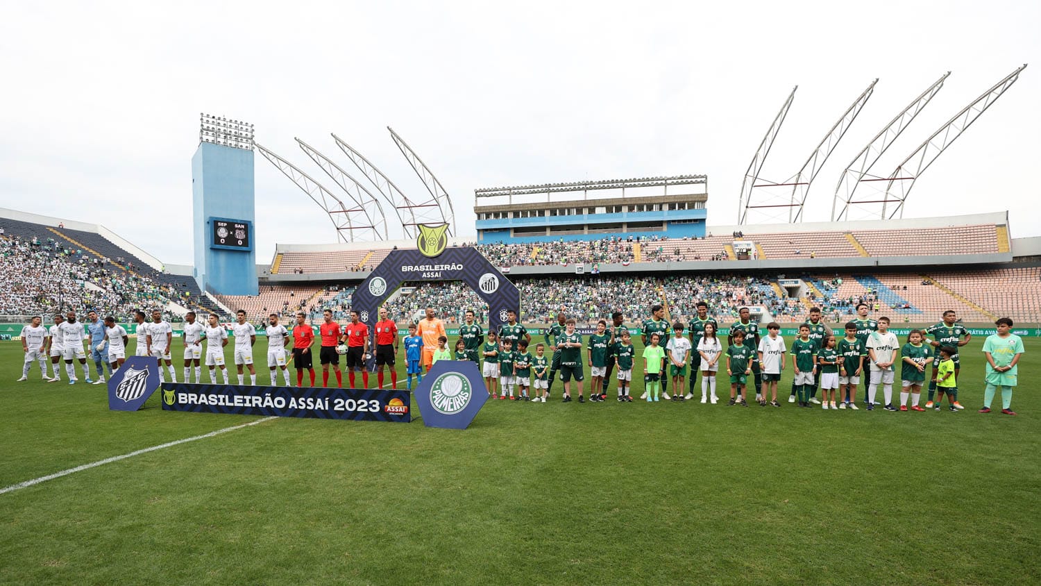 Palmeiras barateia ingresso e mostra entender que hora &eacute; de abra&ccedil;ar a torcida &mdash; resta WTorre fazer igual