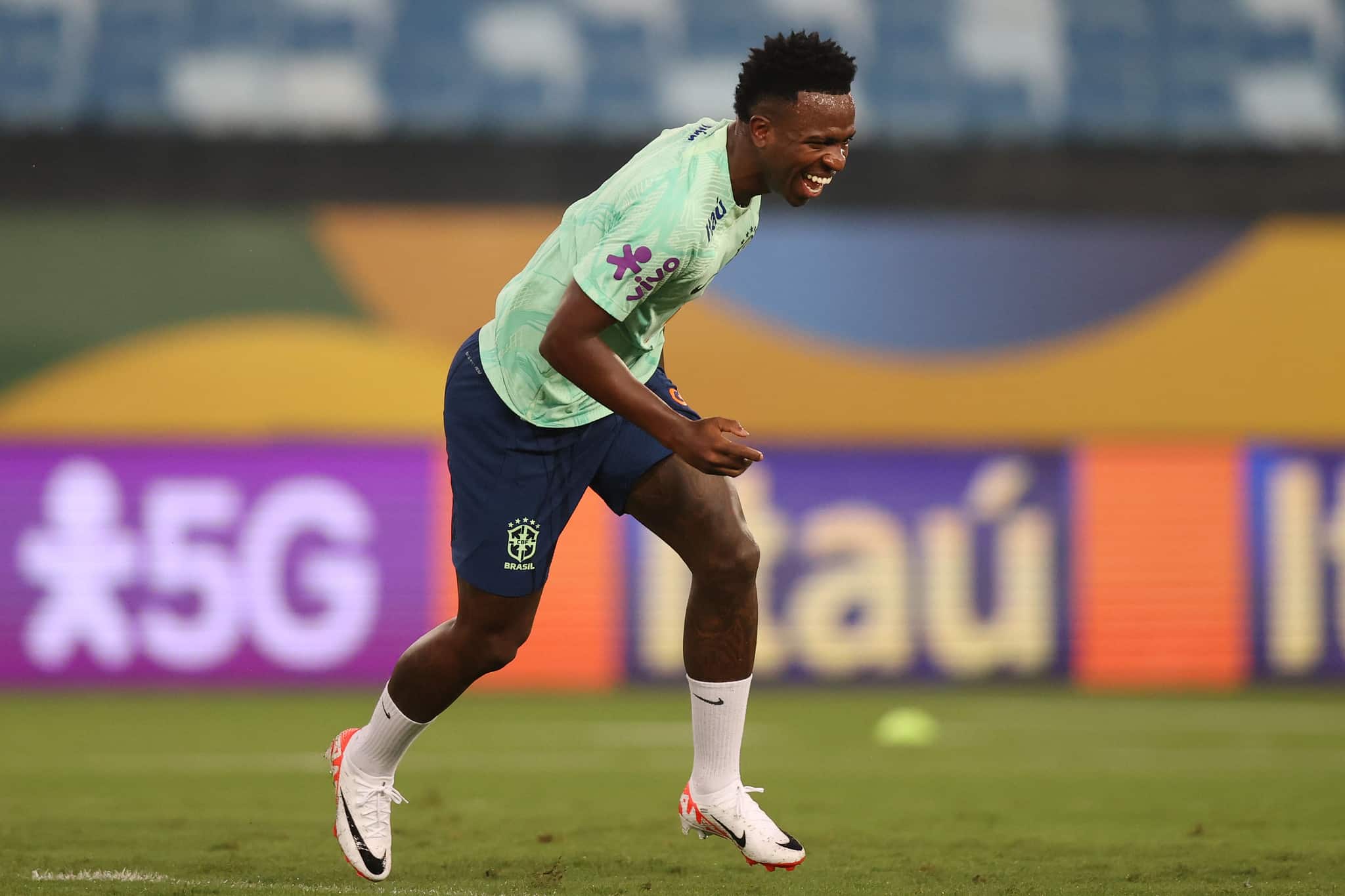 A hora de Vini Jr: craque estreia com Diniz sob expectativa de virar novo dono da Sele&ccedil;&atilde;o