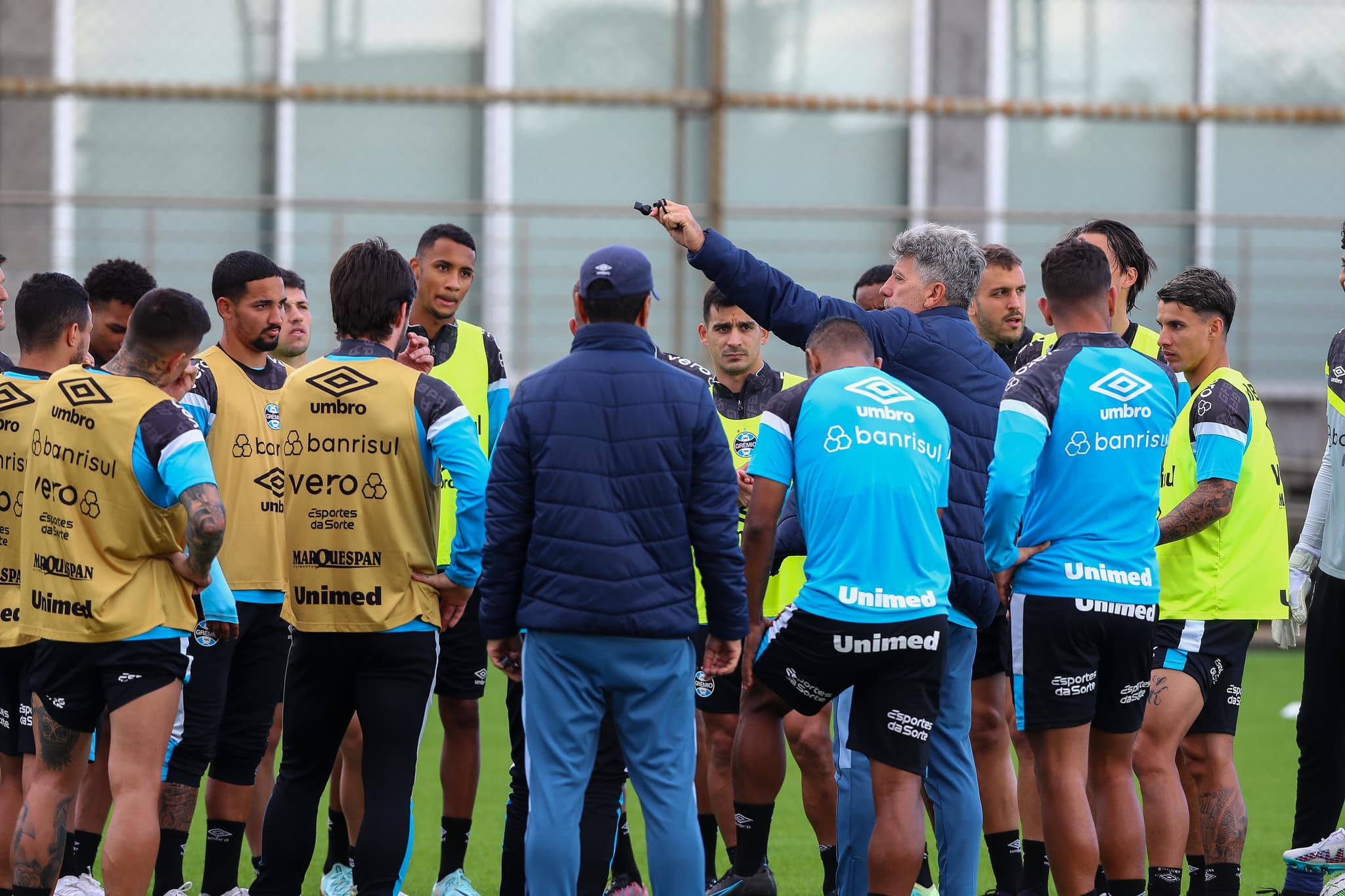 Gr&ecirc;mio pode mudar esquema para dar resposta imediata e necess&aacute;ria diante do Athletico-PR